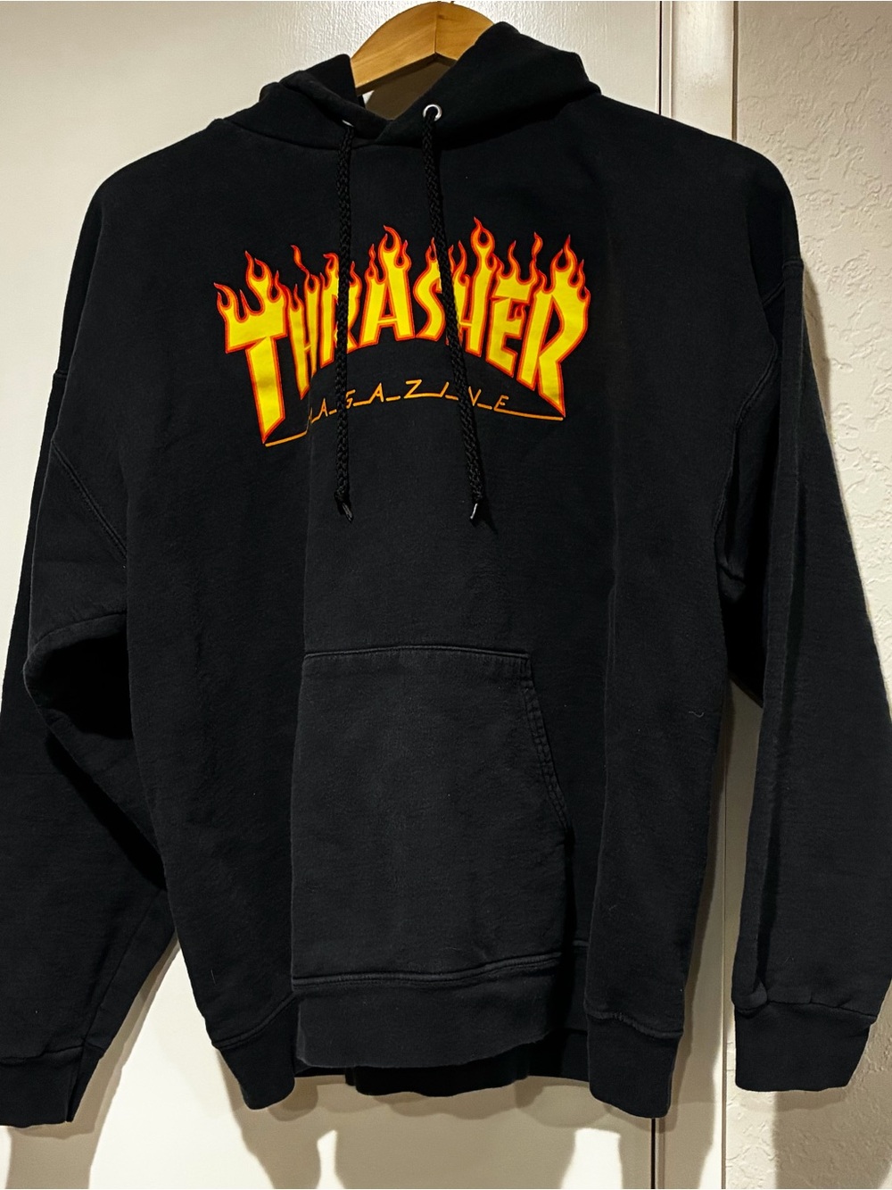 Vintage Collectible Black Thrasher Magazine Hoodie Sweater L Sweatshirt
